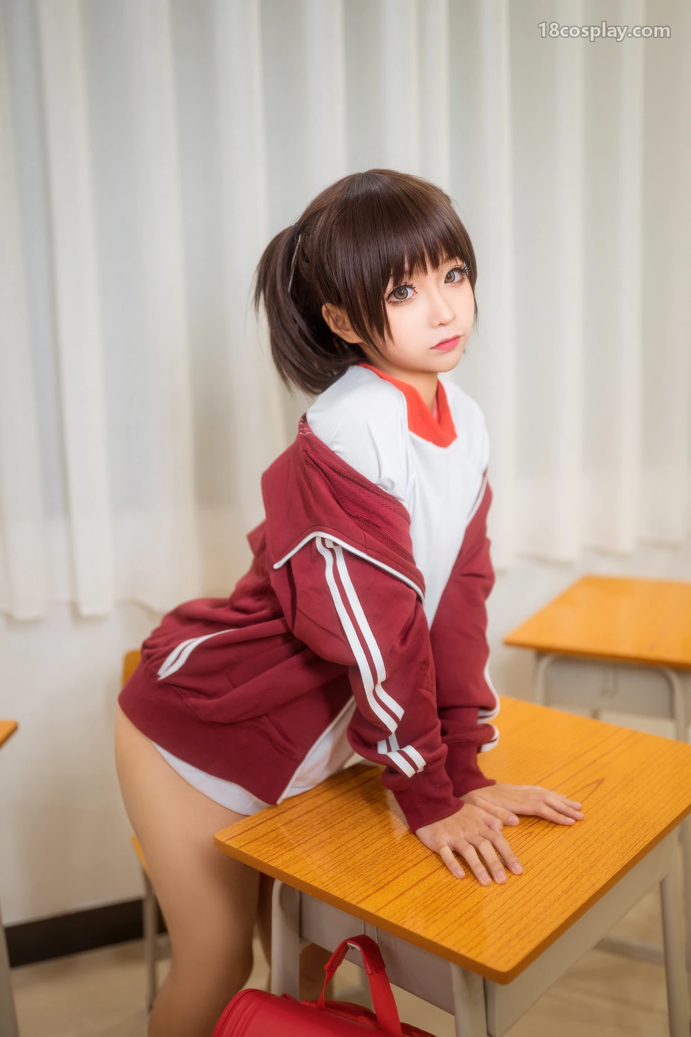 Chunmomo – Red Gym Uniform